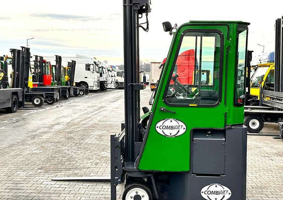 Combilift Combilift C3000CB - DUPLEX 4000mm - Year 2015 - / CABIN - HEATING / ONLY 6546 MTH / EXCELLENT CONDITION / LIKE NEW! - 4-weg zijlader: afbeelding 3 Combilift Combilift C3000CB - DUPLEX 4000mm - Year 2015 - / CABIN - HEATING / ONLY 6546 MTH / EXCELLENT CONDITION / LIKE NEW! - 4-weg zijlader: afbeelding 3