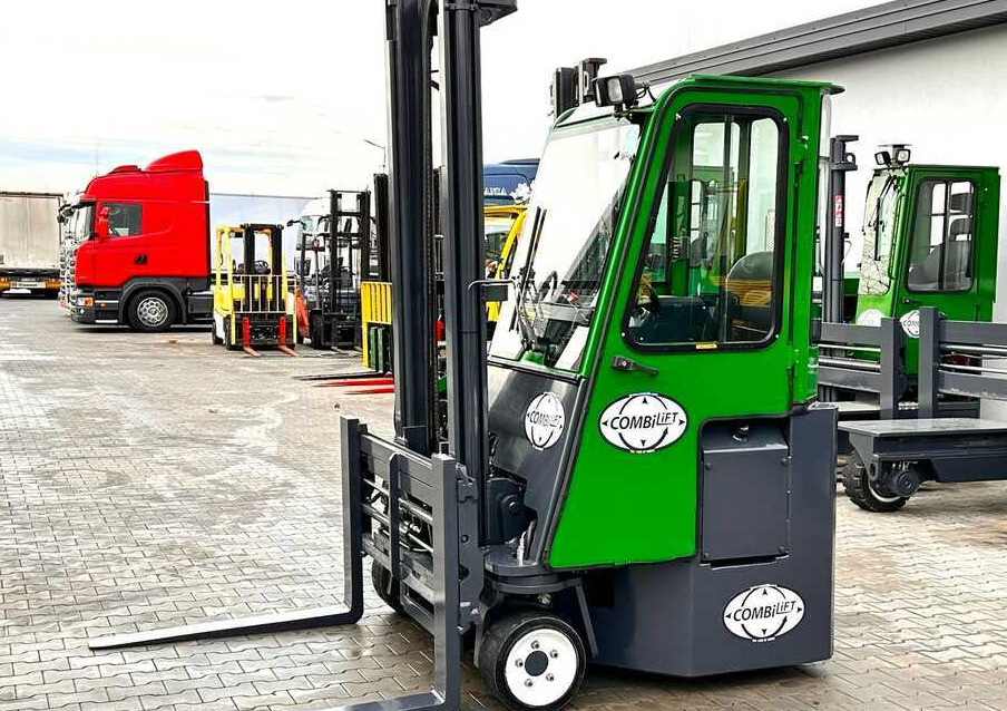 Combilift Combilift C3000CB - DUPLEX 4000mm - Year 2015 - / CABIN - HEATING / ONLY 6546 MTH / EXCELLENT CONDITION / LIKE NEW! - 4-weg zijlader: afbeelding 2 Combilift Combilift C3000CB - DUPLEX 4000mm - Year 2015 - / CABIN - HEATING / ONLY 6546 MTH / EXCELLENT CONDITION / LIKE NEW! - 4-weg zijlader: afbeelding 2