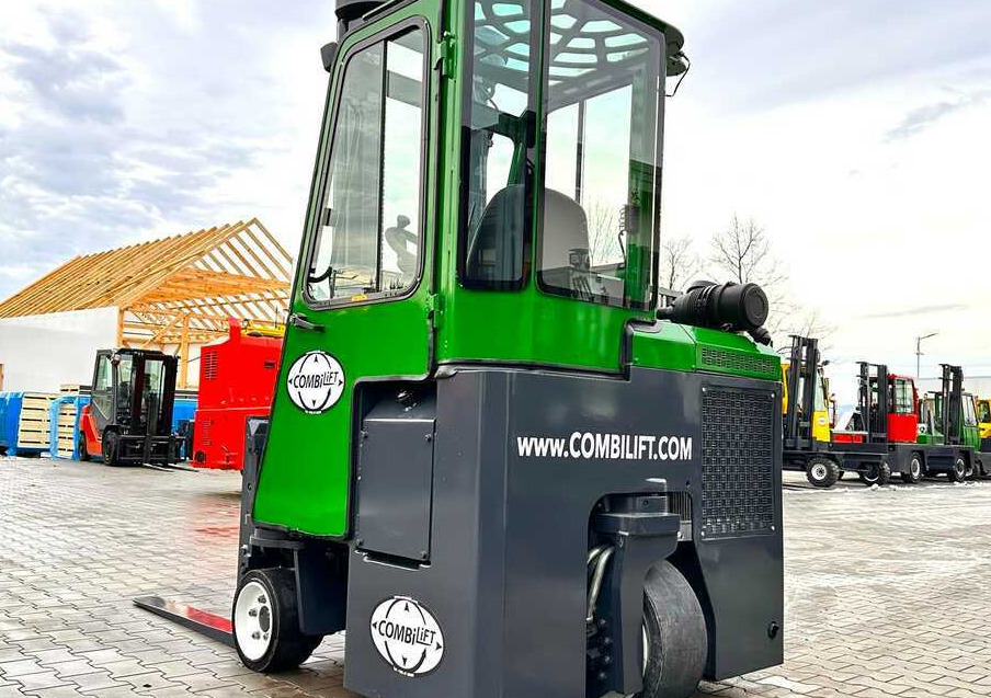 Combilift Combilift C3000CB - DUPLEX 4000mm - Year 2015 - / CABIN - HEATING / ONLY 6546 MTH / EXCELLENT CONDITION / LIKE NEW! - 4-weg zijlader: afbeelding 5 Combilift Combilift C3000CB - DUPLEX 4000mm - Year 2015 - / CABIN - HEATING / ONLY 6546 MTH / EXCELLENT CONDITION / LIKE NEW! - 4-weg zijlader: afbeelding 5
