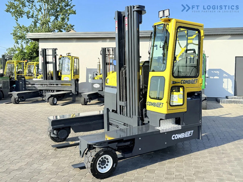 Combilift Combilift C5000 / DIESEL / TRIPLEX 6000MM / FREE LIFT / FORK POSITIONER / BUILT-IN SCALE / HEATING / FULL CABIN / PERFECT CONDIT - 4-weg zijlader: afbeelding 2 Combilift Combilift C5000 / DIESEL / TRIPLEX 6000MM / FREE LIFT / FORK POSITIONER / BUILT-IN SCALE / HEATING / FULL CABIN / PERFECT CONDIT - 4-weg zijlader: afbeelding 2