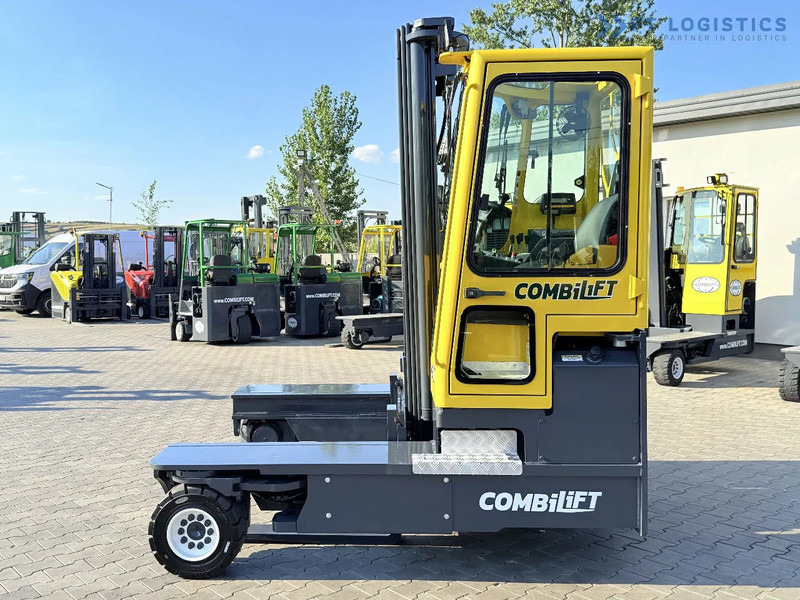 Combilift Combilift C5000 / DIESEL / TRIPLEX 6000MM / FREE LIFT / FORK POSITIONER / BUILT-IN SCALE / HEATING / FULL CABIN / PERFECT CONDIT - 4-weg zijlader: afbeelding 4 Combilift Combilift C5000 / DIESEL / TRIPLEX 6000MM / FREE LIFT / FORK POSITIONER / BUILT-IN SCALE / HEATING / FULL CABIN / PERFECT CONDIT - 4-weg zijlader: afbeelding 4