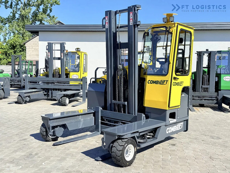 Combilift Combilift FOUR-WAY MULTIDIRECTIONAL FORKLIFT C4000 / DIESEL / DUPLEX 4100MM / ONLY 2888 HOURS / FORK POSITIONER / FULL CABIN – H - 4-weg zijlader: afbeelding 3 Combilift Combilift FOUR-WAY MULTIDIRECTIONAL FORKLIFT C4000 / DIESEL / DUPLEX 4100MM / ONLY 2888 HOURS / FORK POSITIONER / FULL CABIN – H - 4-weg zijlader: afbeelding 3