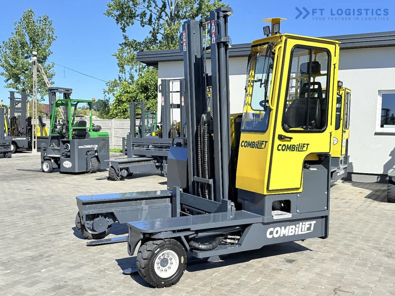 Combilift Combilift FOUR-WAY MULTIDIRECTIONAL FORKLIFT C4000 / DIESEL / DUPLEX 4100MM / ONLY 2888 HOURS / FORK POSITIONER / FULL CABIN – H - 4-weg zijlader: afbeelding 4 Combilift Combilift FOUR-WAY MULTIDIRECTIONAL FORKLIFT C4000 / DIESEL / DUPLEX 4100MM / ONLY 2888 HOURS / FORK POSITIONER / FULL CABIN – H - 4-weg zijlader: afbeelding 4