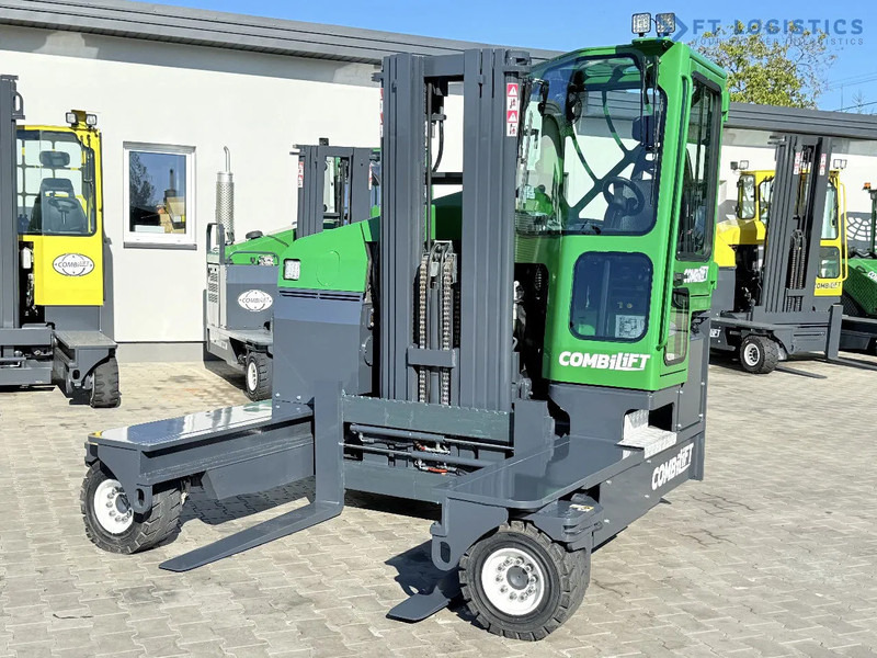 Combilift Combilift FOUR-WAY MULTIDIRECTIONAL FORKLIFT C4500 / DIESEL / TRIPLEX 4900MM / ONLY 4854 HOURS / FORK POSITIONER / FULL CABIN – - 4-weg zijlader: afbeelding 5 Combilift Combilift FOUR-WAY MULTIDIRECTIONAL FORKLIFT C4500 / DIESEL / TRIPLEX 4900MM / ONLY 4854 HOURS / FORK POSITIONER / FULL CABIN – - 4-weg zijlader: afbeelding 5