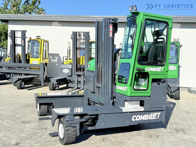 Combilift Combilift FOUR-WAY MULTIDIRECTIONAL FORKLIFT C4500 / DIESEL / TRIPLEX 4900MM / ONLY 4854 HOURS / FORK POSITIONER / FULL CABIN – - 4-weg zijlader: afbeelding 3 Combilift Combilift FOUR-WAY MULTIDIRECTIONAL FORKLIFT C4500 / DIESEL / TRIPLEX 4900MM / ONLY 4854 HOURS / FORK POSITIONER / FULL CABIN – - 4-weg zijlader: afbeelding 3