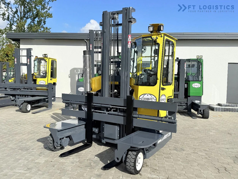Combilift FOUR-WAY / MULTI-DIRECTIONAL FORKLIFT / ONLY 491 HOURS / C2500 / GAS / DUPLEX 4600MM / SHORT – ONLY 1900MM / WIDTH 2700MM WITH F - 4-weg zijlader: afbeelding 1 Combilift FOUR-WAY / MULTI-DIRECTIONAL FORKLIFT / ONLY 491 HOURS / C2500 / GAS / DUPLEX 4600MM / SHORT – ONLY 1900MM / WIDTH 2700MM WITH F - 4-weg zijlader: afbeelding 1