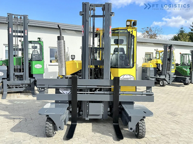 Combilift FOUR-WAY / MULTI-DIRECTIONAL FORKLIFT / ONLY 491 HOURS / C2500 / GAS / DUPLEX 4600MM / SHORT – ONLY 1900MM / WIDTH 2700MM WITH F - 4-weg zijlader: afbeelding 4 Combilift FOUR-WAY / MULTI-DIRECTIONAL FORKLIFT / ONLY 491 HOURS / C2500 / GAS / DUPLEX 4600MM / SHORT – ONLY 1900MM / WIDTH 2700MM WITH F - 4-weg zijlader: afbeelding 4