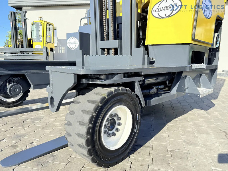 Combilift FOUR-WAY MULTIDIRECTIONAL FORKLIFT C5000 / GAS / TRIPLEX 6000MM / ONLY 4263 HOURS / FORK POSITIONER / EXCELLENT CONDITION / Wide - 4-weg zijlader: afbeelding 4 Combilift FOUR-WAY MULTIDIRECTIONAL FORKLIFT C5000 / GAS / TRIPLEX 6000MM / ONLY 4263 HOURS / FORK POSITIONER / EXCELLENT CONDITION / Wide - 4-weg zijlader: afbeelding 4