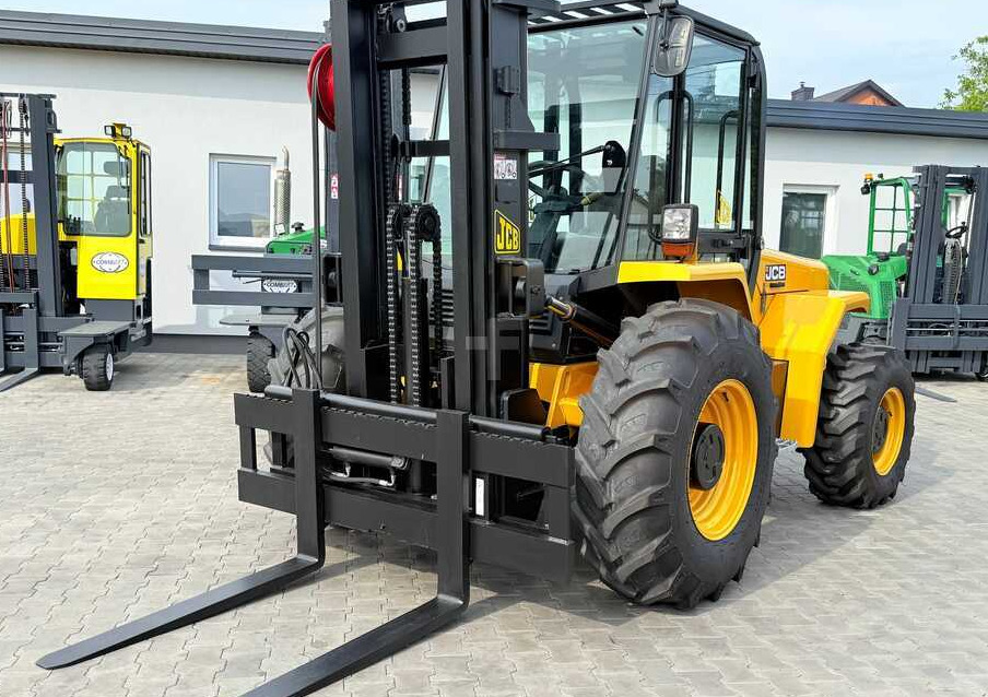 JCB 940 / DIESEL / TRIPLEX 4500MM / FORK POSITIONER / FORK SIDESHIFT / 4T / NEW TYRES / LIKE NEW - Ruw terrein heftruck: afbeelding 3 JCB 940 / DIESEL / TRIPLEX 4500MM / FORK POSITIONER / FORK SIDESHIFT / 4T / NEW TYRES / LIKE NEW - Ruw terrein heftruck: afbeelding 3