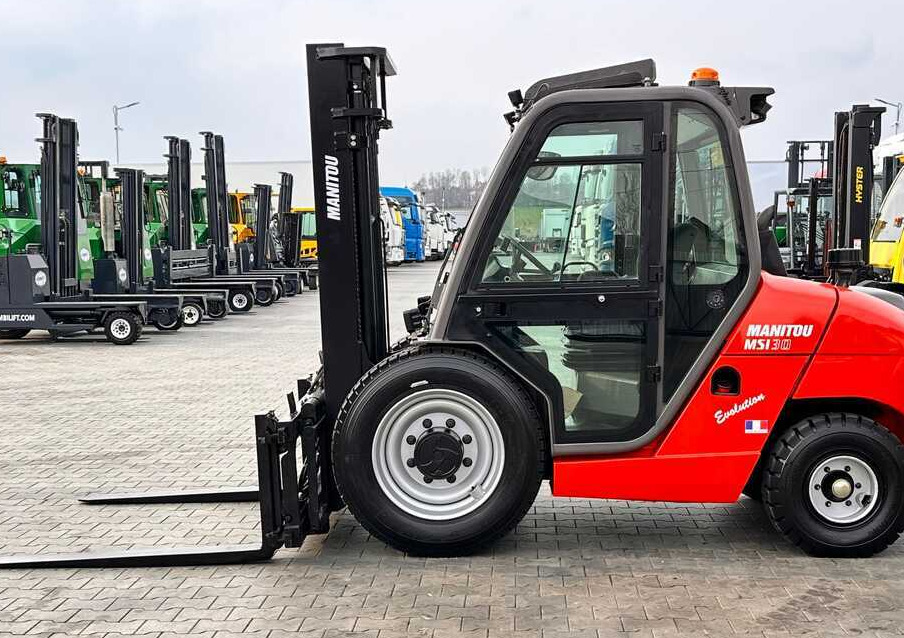 Manitou MSI30 / DIESEL / DUPLEX / 3400MM / CABIN / FORK POSITIONER / SIDE SHIFT / LIKE NEW - Ruw terrein heftruck: afbeelding 3 Manitou MSI30 / DIESEL / DUPLEX / 3400MM / CABIN / FORK POSITIONER / SIDE SHIFT / LIKE NEW - Ruw terrein heftruck: afbeelding 3