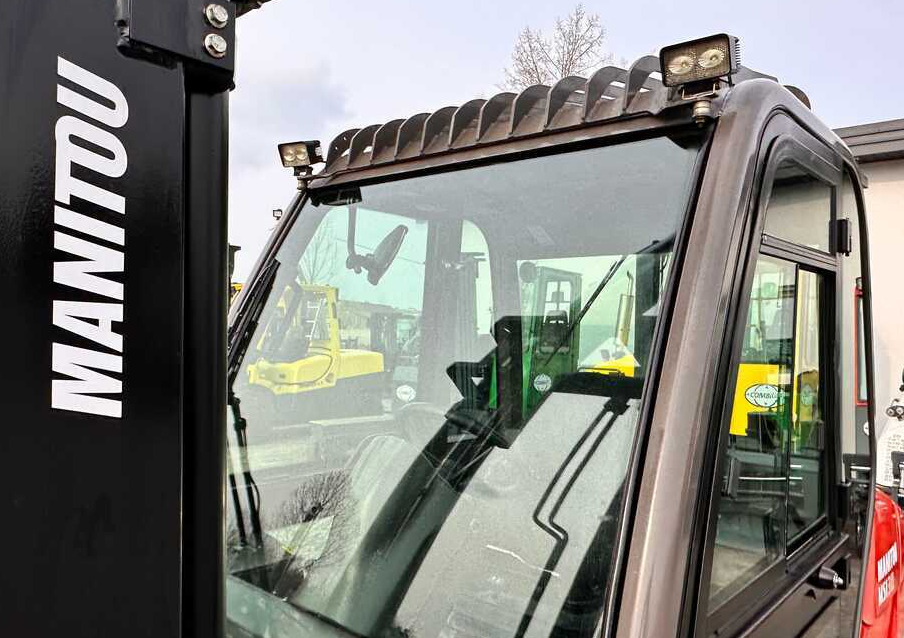 Manitou MSI30 / DIESEL / DUPLEX / 3400MM / CABIN / FORK POSITIONER / SIDE SHIFT / LIKE NEW - Ruw terrein heftruck: afbeelding 2 Manitou MSI30 / DIESEL / DUPLEX / 3400MM / CABIN / FORK POSITIONER / SIDE SHIFT / LIKE NEW - Ruw terrein heftruck: afbeelding 2