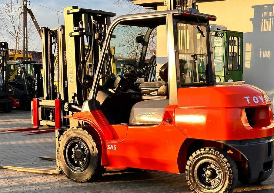 Toyota 42-4FD40 / DIESEL / 4500KG / DUPLEX / FORKS 1400MM / WELL-MAINTAINED - Diesel heftruck: afbeelding 5 Toyota 42-4FD40 / DIESEL / 4500KG / DUPLEX / FORKS 1400MM / WELL-MAINTAINED - Diesel heftruck: afbeelding 5