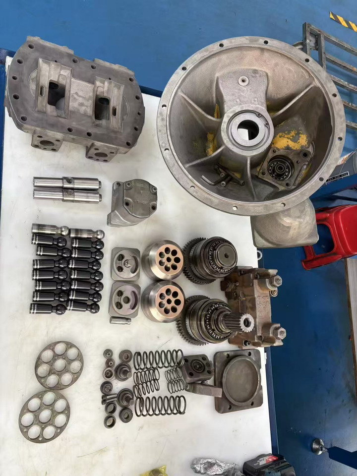 CATERPILLAR 320B pump - Hydraulische pomp voor Rupsgraafmachine: afbeelding 3 CATERPILLAR 320B pump - Hydraulische pomp voor Rupsgraafmachine: afbeelding 3