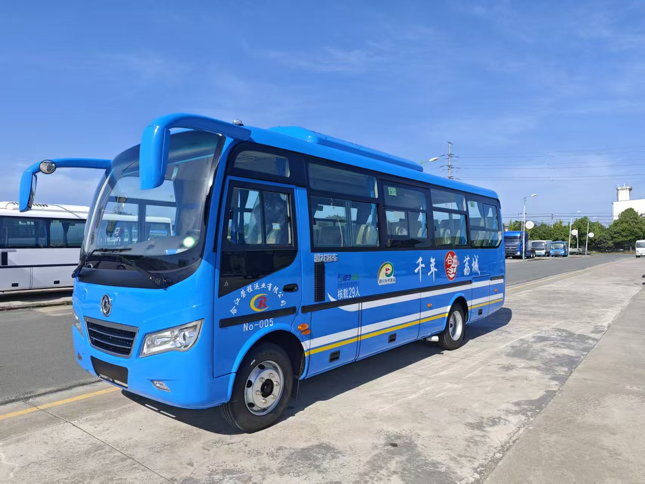 DONGFENG CNG 30 seats - Touringcar: afbeelding 1 DONGFENG CNG 30 seats - Touringcar: afbeelding 1