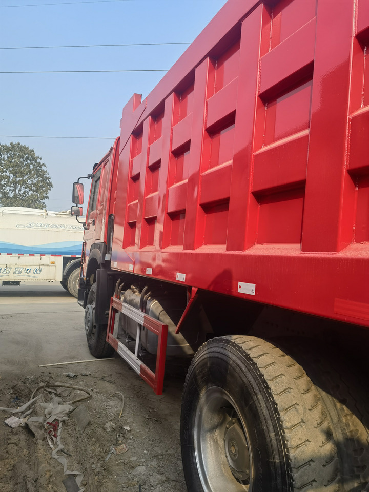HOWO HOWO 6*4 371 dump truck - Kipper vrachtwagen: afbeelding 1 HOWO HOWO 6*4 371 dump truck - Kipper vrachtwagen: afbeelding 1