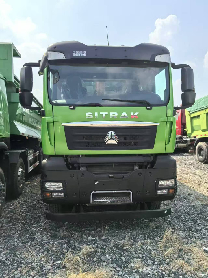 HOWO HOWO 6*6 dump truck - Kipper vrachtwagen: afbeelding 1 HOWO HOWO 6*6 dump truck - Kipper vrachtwagen: afbeelding 1