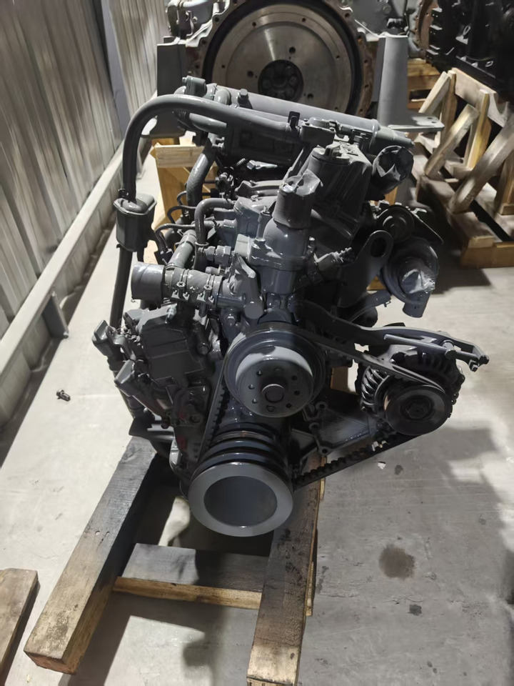 KOMATSU 4LE2 - Motor voor Minigraafmachine: afbeelding 1 KOMATSU 4LE2 - Motor voor Minigraafmachine: afbeelding 1
