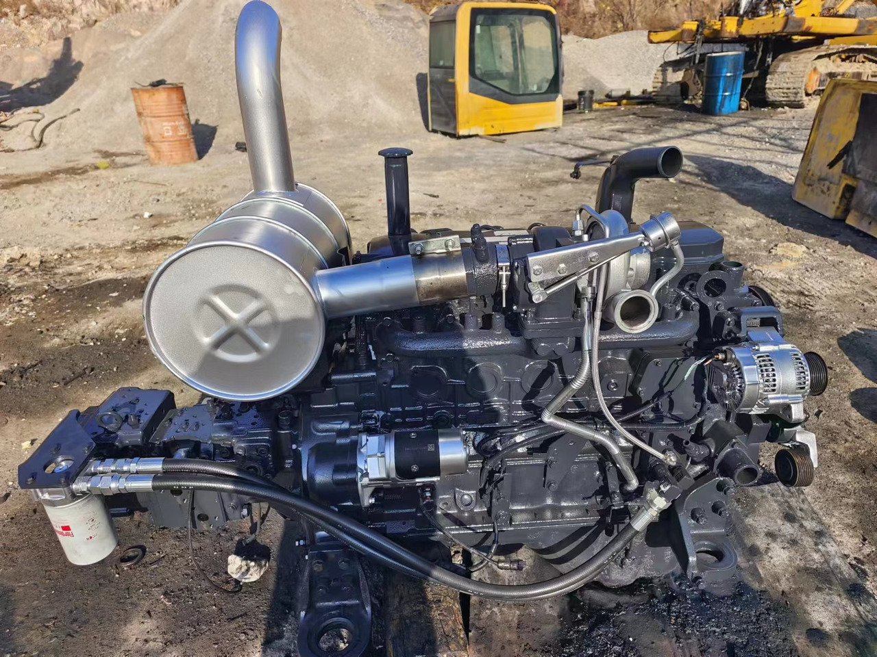 KOMATSU 6D107E-1 - Motor voor Graafmachine: afbeelding 2 KOMATSU 6D107E-1 - Motor voor Graafmachine: afbeelding 2