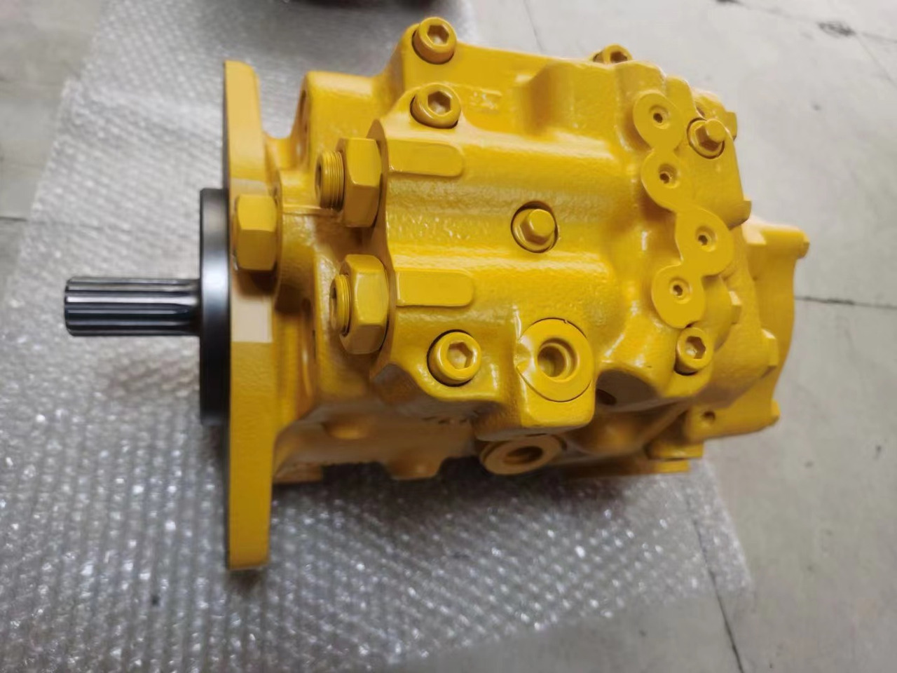 KOMATSU 708-1L-00012 - Hydraulische pomp voor Graafmachine: afbeelding 1 KOMATSU 708-1L-00012 - Hydraulische pomp voor Graafmachine: afbeelding 1