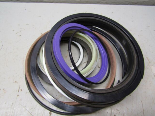 KOMATSU Good price 707-99-77630 - Motor revisie kit voor Graafmachine: afbeelding 1 KOMATSU Good price 707-99-77630 - Motor revisie kit voor Graafmachine: afbeelding 1