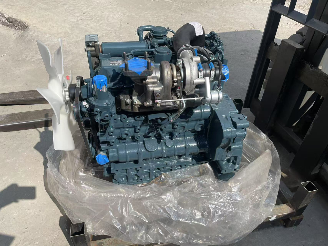 KUBOTA V3307T - Motor voor Graafmachine: afbeelding 1 KUBOTA V3307T - Motor voor Graafmachine: afbeelding 1