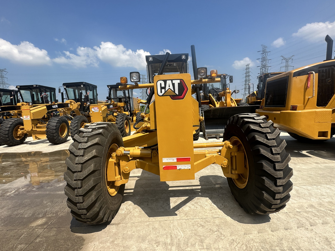 GRADER CAT 140G GRADER | Ideal for Mining & Demolition | Global Export & COD Accepted - Grader: afbeelding 3 GRADER CAT 140G GRADER | Ideal for Mining & Demolition | Global Export & COD Accepted - Grader: afbeelding 3