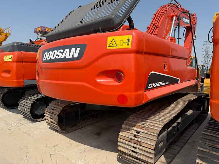 Heavy-Duty Doosan DX225LC-9C Excavator for Mining & Construction - Well-Maintained, Warranty Included - Rupsgraafmachine: afbeelding 4 Heavy-Duty Doosan DX225LC-9C Excavator for Mining & Construction - Well-Maintained, Warranty Included - Rupsgraafmachine: afbeelding 4