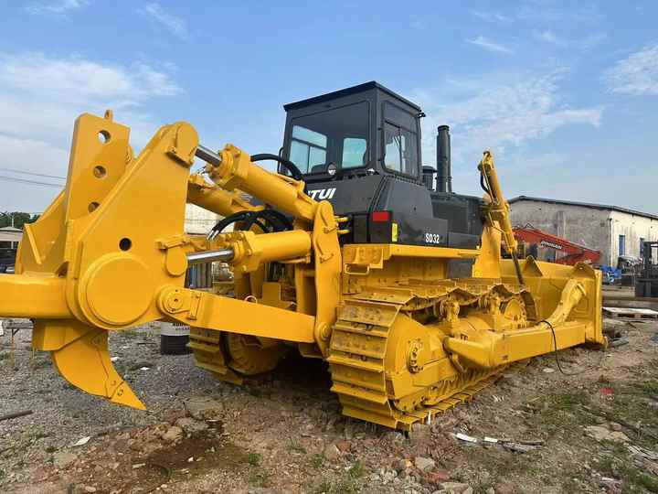 Perfect Condition Almost New Quality Used China Brand SHANTUI SD32 Dozer for Sale SD16 SD16 SD32 S Made in China - Bulldozer: afbeelding 2 Perfect Condition Almost New Quality Used China Brand SHANTUI SD32 Dozer for Sale SD16 SD16 SD32 S Made in China - Bulldozer: afbeelding 2