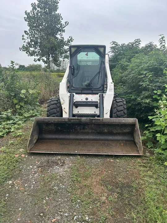 Second Hand BOBCAT S300 Skid-steer Loader with Very Good Performance Is for Sale at a Low Price - Schranklader: afbeelding 3 Second Hand BOBCAT S300 Skid-steer Loader with Very Good Performance Is for Sale at a Low Price - Schranklader: afbeelding 3