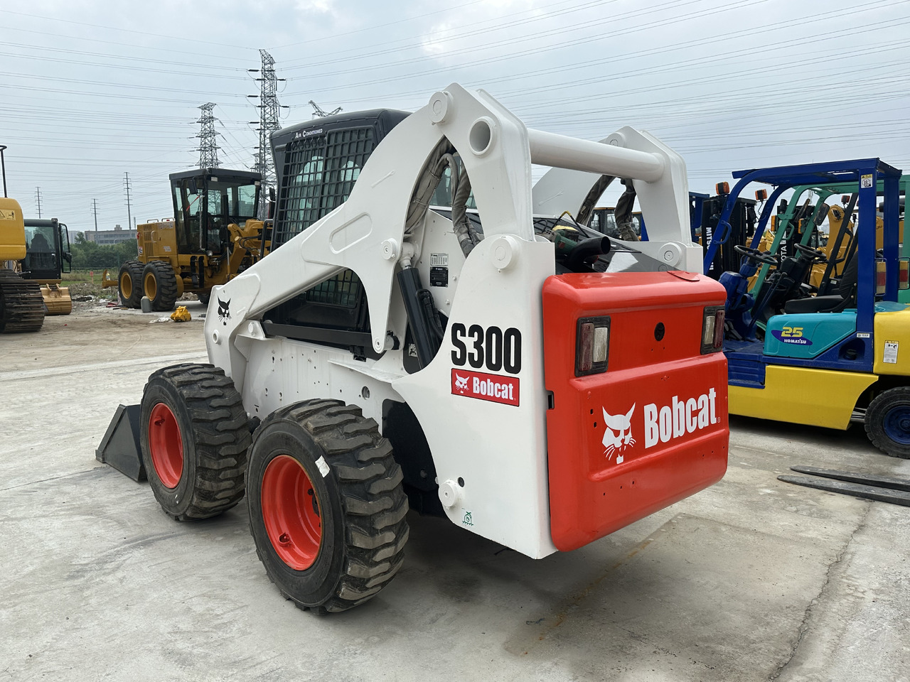 Second hand Hot sale skid-steers Bobcat S300 - Schranklader: afbeelding 2 Second hand Hot sale skid-steers Bobcat S300 - Schranklader: afbeelding 2