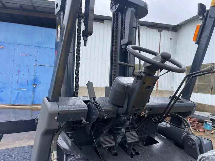 Seconh Hand Original tcm 7tons Forklift in High Quality on Hot Sale Used Building Construction Equipment for Sale - Heftruck: afbeelding 4 Seconh Hand Original tcm 7tons Forklift in High Quality on Hot Sale Used Building Construction Equipment for Sale - Heftruck: afbeelding 4