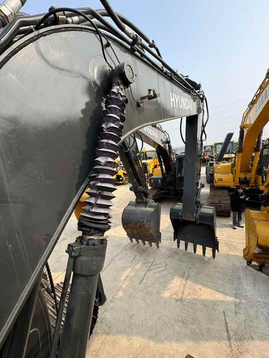 Used 22 Ton Korea Brand Hyundai 220LC-9S Used Excavator for Sale Hyundai 210 215 220 305 Excavators for Sale in China - Graafmachine: afbeelding 5 Used 22 Ton Korea Brand Hyundai 220LC-9S Used Excavator for Sale Hyundai 210 215 220 305 Excavators for Sale in China - Graafmachine: afbeelding 5