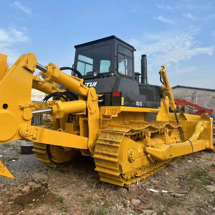Used China Brand Shantui Sd32 Bulldozer in Stock High Quality Shantui Sd16 22 32 Bulldozer for Sale - Bulldozer: afbeelding 1 Used China Brand Shantui Sd32 Bulldozer in Stock High Quality Shantui Sd16 22 32 Bulldozer for Sale - Bulldozer: afbeelding 1