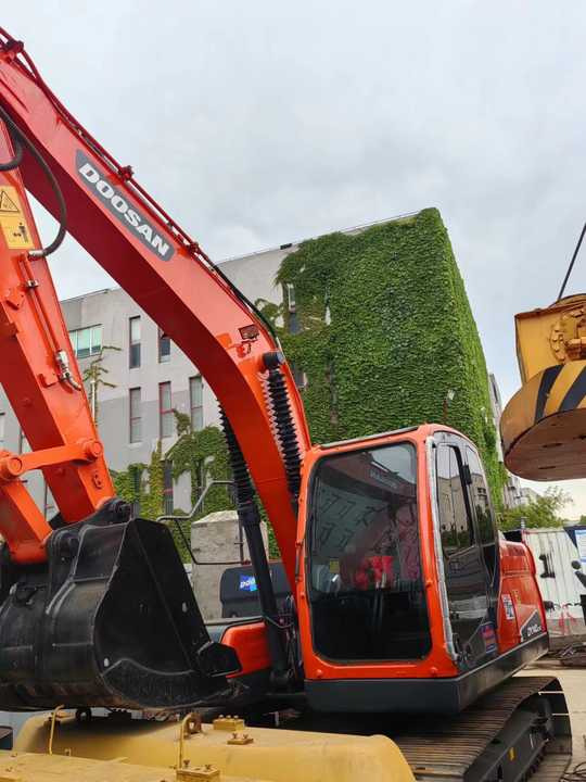 Used Digger DOOSAN DX140 Construction Machinery Construction Digger Used DOOSAN DX140 Cheap Excavator - Rupsgraafmachine: afbeelding 4 Used Digger DOOSAN DX140 Construction Machinery Construction Digger Used DOOSAN DX140 Cheap Excavator - Rupsgraafmachine: afbeelding 4