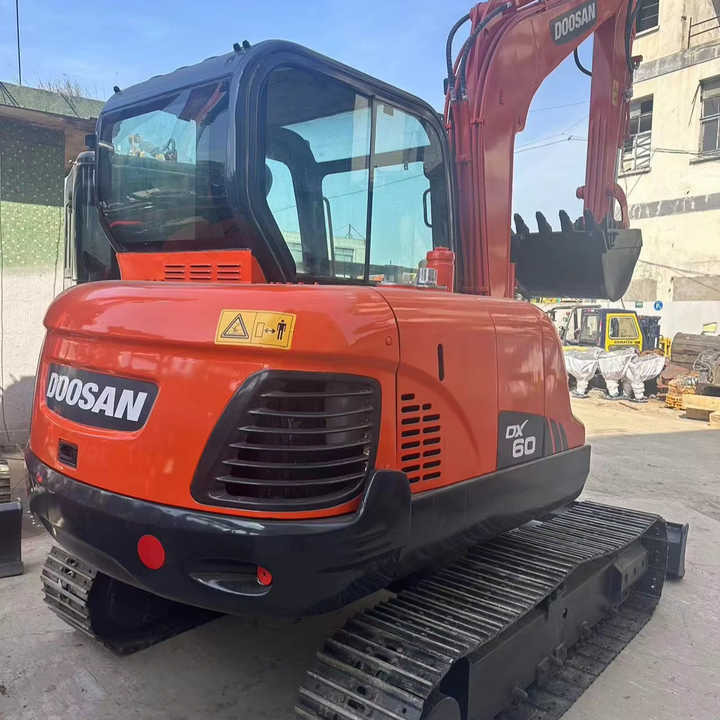 Used Digger DOOSAN DX60 Construction Machinery Construction Digger Used DOOSAN DX60 Cheap Excavator - Rupsgraafmachine: afbeelding 1 Used Digger DOOSAN DX60 Construction Machinery Construction Digger Used DOOSAN DX60 Cheap Excavator - Rupsgraafmachine: afbeelding 1