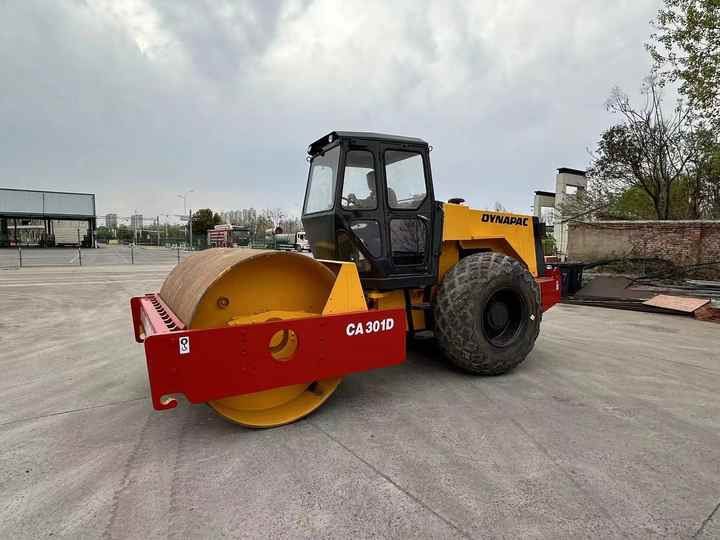 Used Dynapac CA301 Vibratory Roller with Less Working Time and Superior Performance Used Dynapac 251d/301D Roller for Sale - Asfaltwals: afbeelding 3 Used Dynapac CA301 Vibratory Roller with Less Working Time and Superior Performance Used Dynapac 251d/301D Roller for Sale - Asfaltwals: afbeelding 3