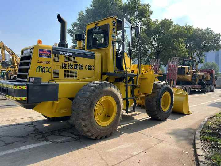 Used komatsu Wa320-3 Wheel Loader Second Hand Machine Popular Brand komatsu Hydraulic Machinery - Wiellader: afbeelding 3 Used komatsu Wa320-3 Wheel Loader Second Hand Machine Popular Brand komatsu Hydraulic Machinery - Wiellader: afbeelding 3