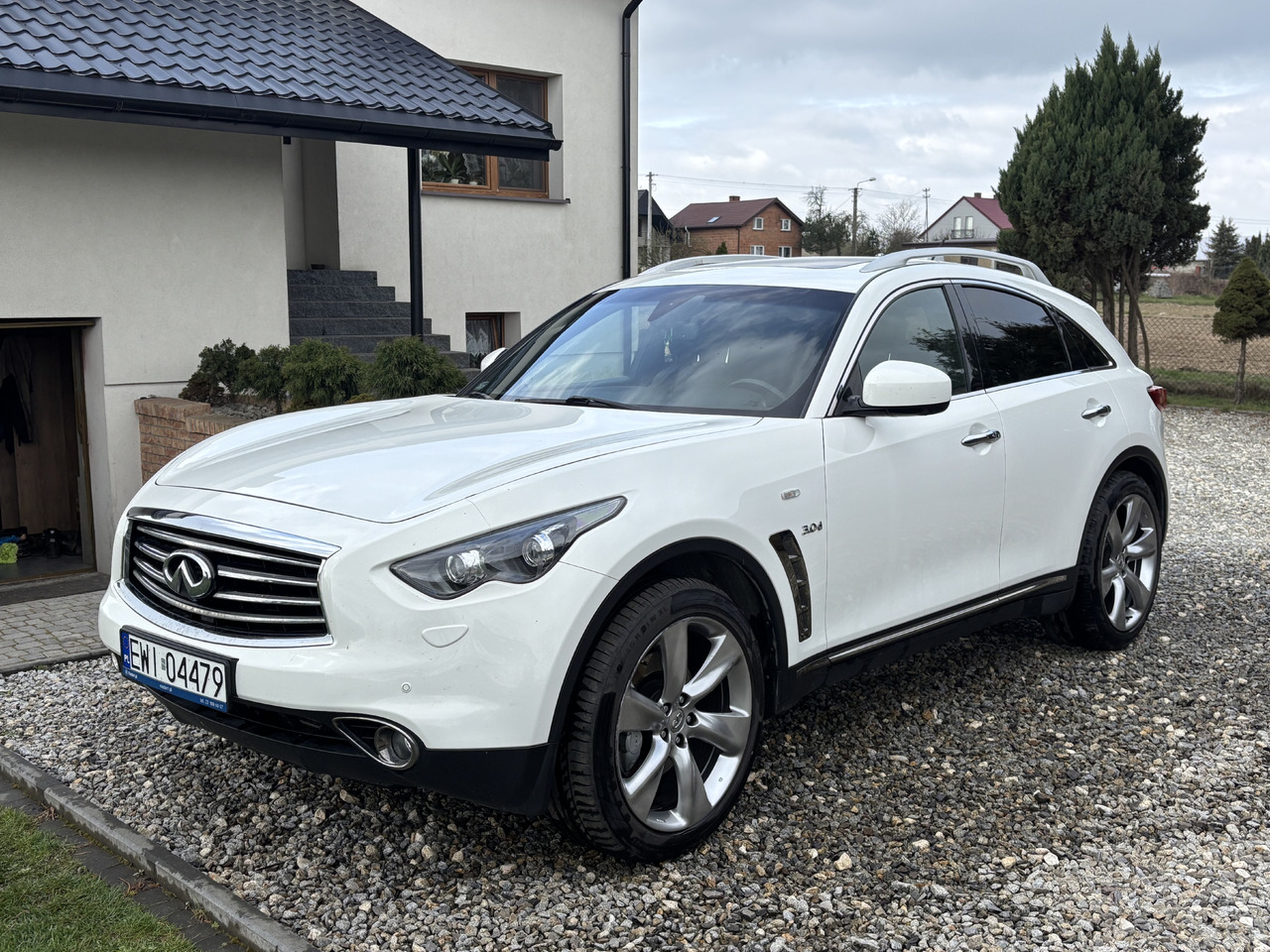 Infiniti QX70 FX30 Diesel V6 Euro6 - SUV: afbeelding 1 Infiniti QX70 FX30 Diesel V6 Euro6 - SUV: afbeelding 1