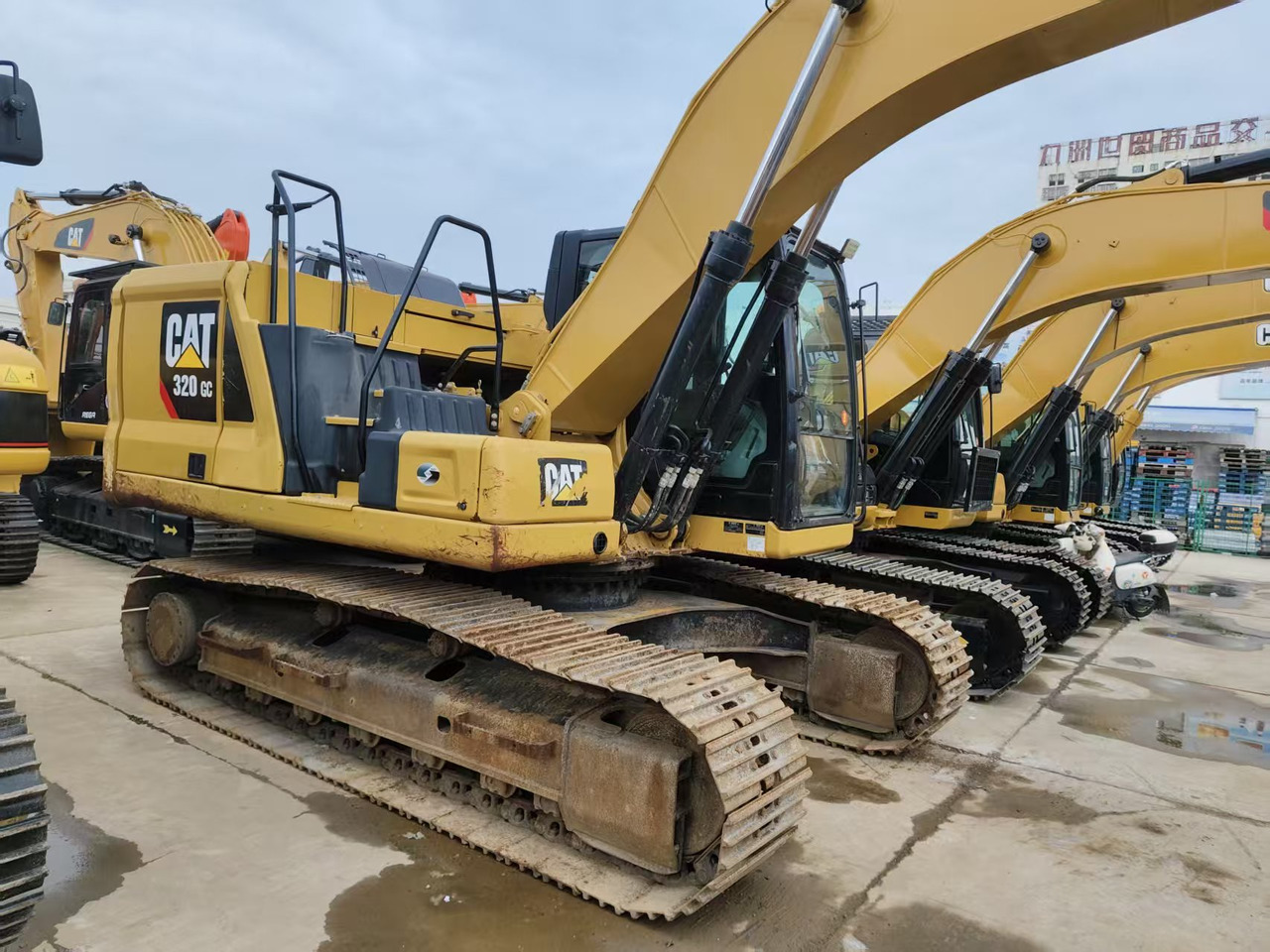 CATERPILLAR 320GC - Rupsgraafmachine: afbeelding 2 CATERPILLAR 320GC - Rupsgraafmachine: afbeelding 2