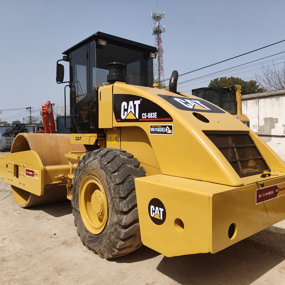 CATERPILLAR 683E - Asfaltwals: afbeelding 1 CATERPILLAR 683E - Asfaltwals: afbeelding 1