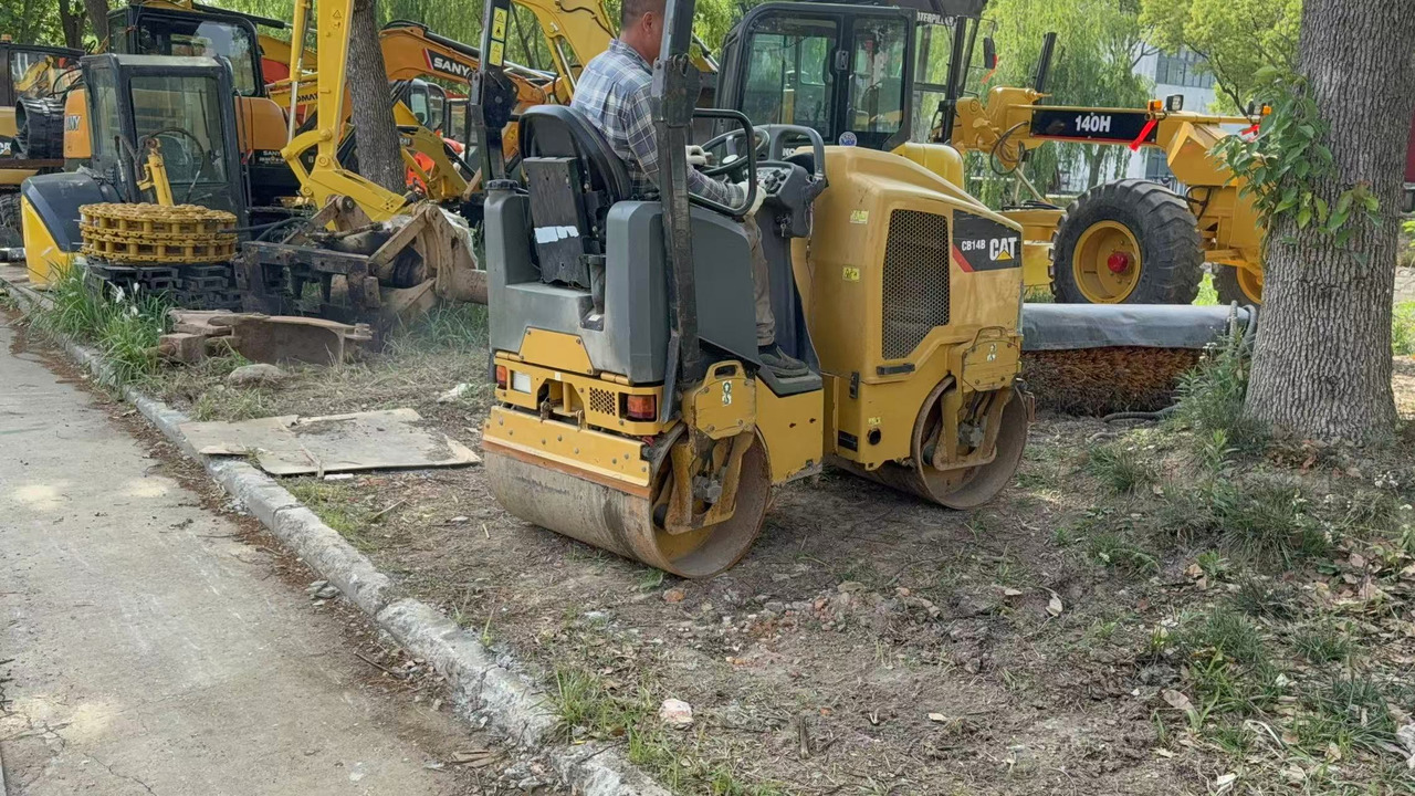CATERPILLAR CB14B - Asfaltwals: afbeelding 1 CATERPILLAR CB14B - Asfaltwals: afbeelding 1