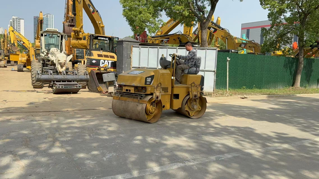 CATERPILLAR CB24B - Asfaltwals: afbeelding 3 CATERPILLAR CB24B - Asfaltwals: afbeelding 3