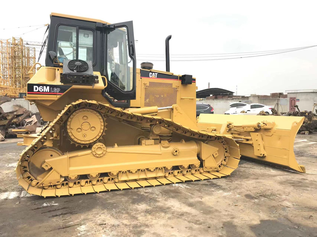 CATERPILLAR D6M - Bulldozer: afbeelding 2 CATERPILLAR D6M - Bulldozer: afbeelding 2