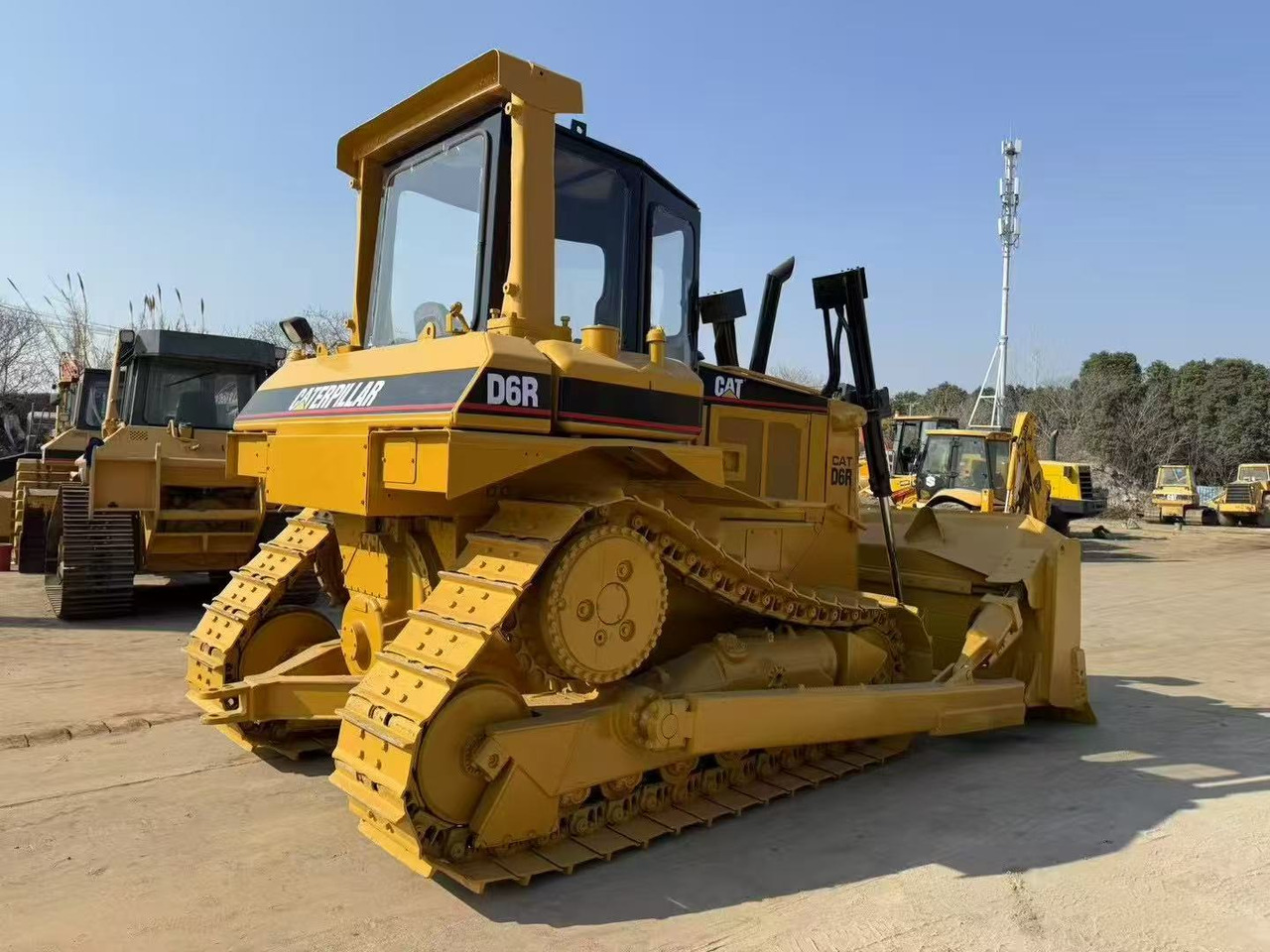 CATERPILLAR D6R - Bulldozer: afbeelding 1 CATERPILLAR D6R - Bulldozer: afbeelding 1