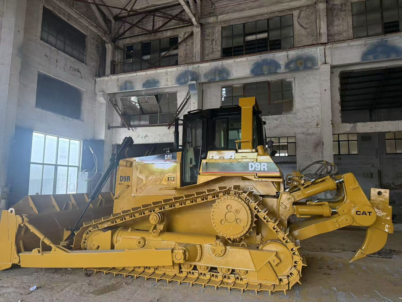 CATERPILLAR D9R - Bulldozer: afbeelding 1 CATERPILLAR D9R - Bulldozer: afbeelding 1