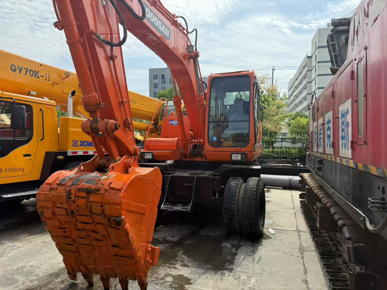 DOOSAN DH150W-7 - Mobiele graafmachine: afbeelding 2 DOOSAN DH150W-7 - Mobiele graafmachine: afbeelding 2