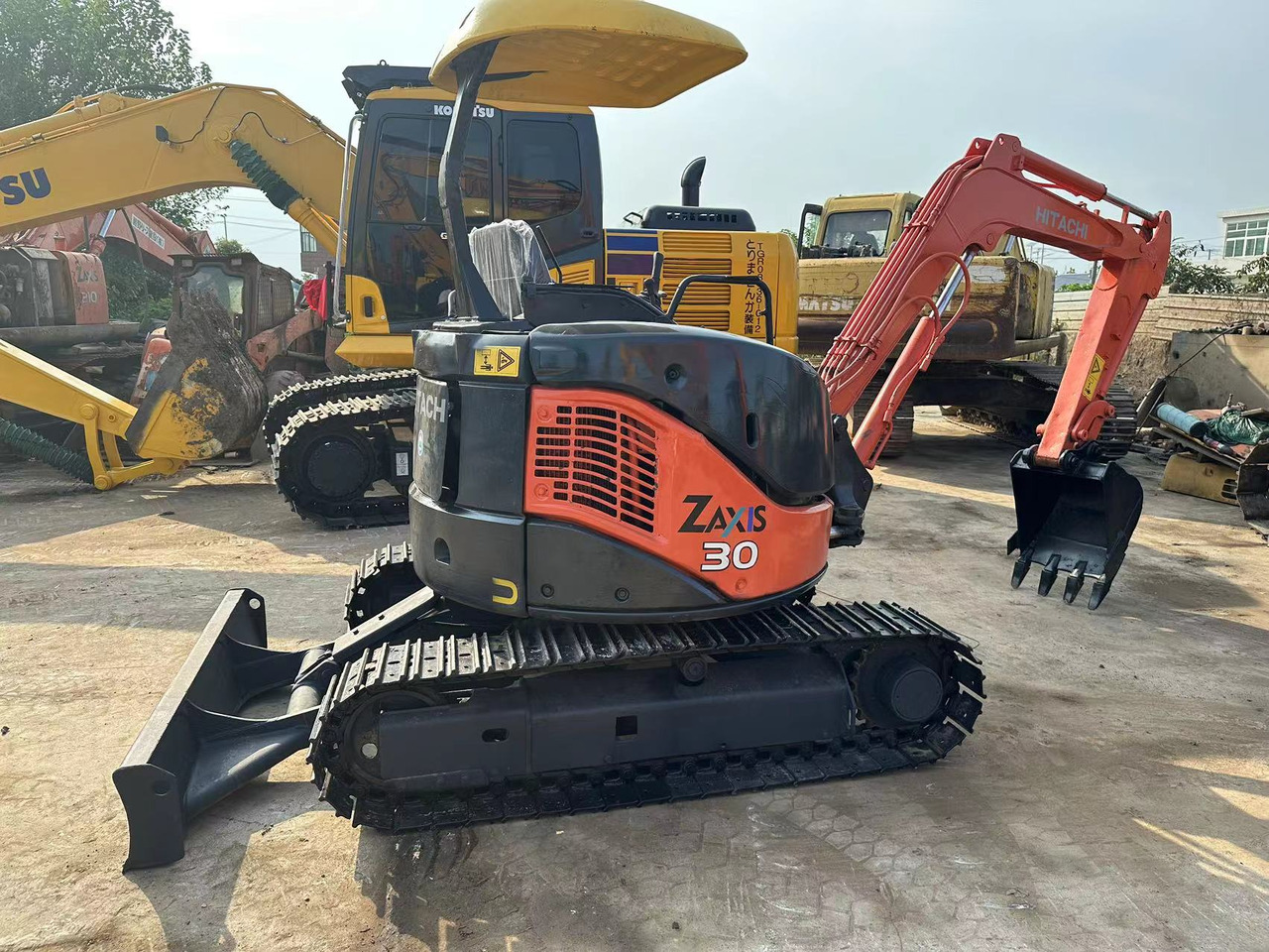 HITACHI ZX30 - Rupsgraafmachine: afbeelding 1 HITACHI ZX30 - Rupsgraafmachine: afbeelding 1