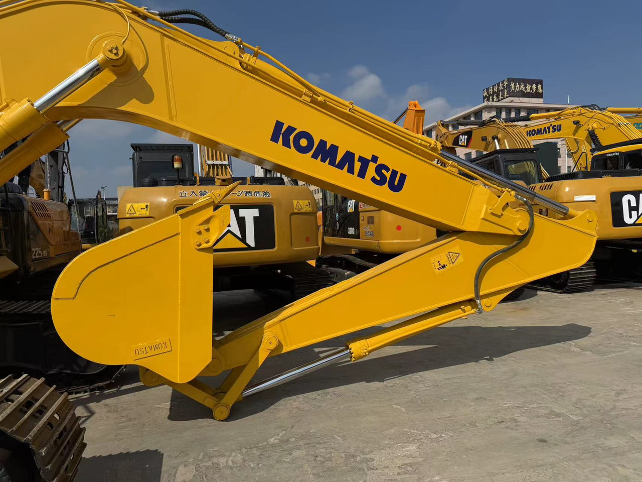 KOMATSU PC300-8 - Rupsgraafmachine: afbeelding 4 KOMATSU PC300-8 - Rupsgraafmachine: afbeelding 4
