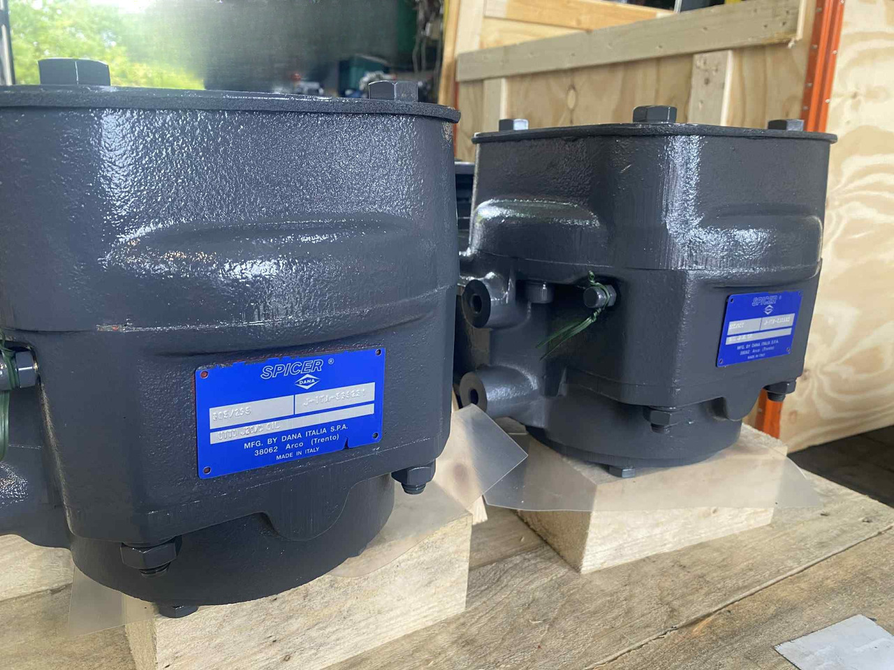 305/295 Dana Spicer - Versnellingsbak voor Bouwmachine: afbeelding 2 305/295 Dana Spicer - Versnellingsbak voor Bouwmachine: afbeelding 2