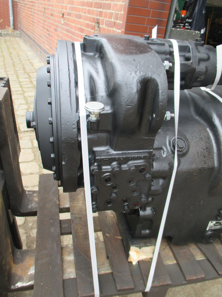 Skrzynia biegów Clark Hurth - Versnellingsbak voor Bouwmachine: afbeelding 3 Skrzynia biegów Clark Hurth - Versnellingsbak voor Bouwmachine: afbeelding 3